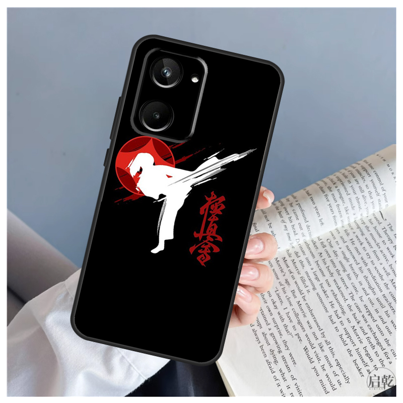 Capa com o símbolo do Kyokushi - Realme C67 avaliação e preço